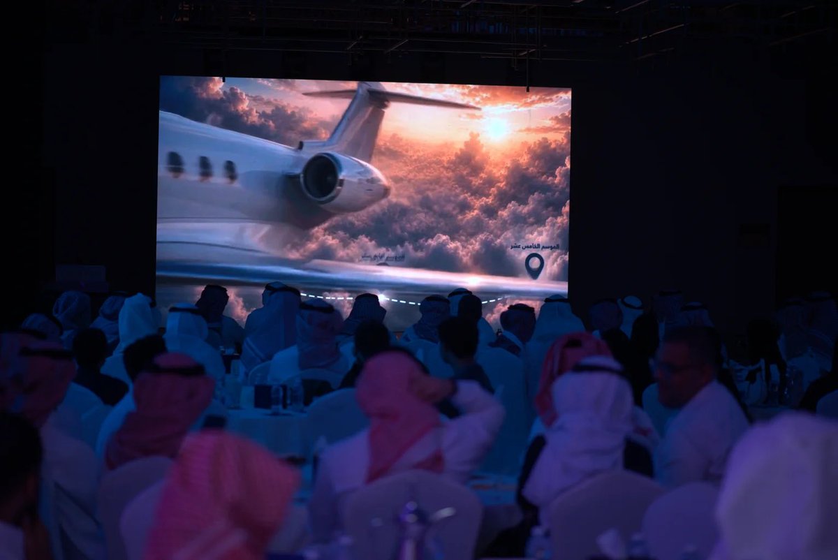 KeswaAisha's tweet photo. لكل متطوعٍ بذل من وقته وجهده، ولكل متبرع ساهم بعطائه… شكرًا لكم.

أنتم شركاء النجاح، وبكم امتد أثر الموسم السادس عشر، ووصلت فرحة العيد إلى الأسر المستحقة.

نسأل الله أن يجعل ما قدمتموه في موازين حسناتكم، وأن يديم عليكم الخير والعطاء. 🤍

#جمعية_كسوة_السيدة_عائشة https://t.co/SBNquGXMqR