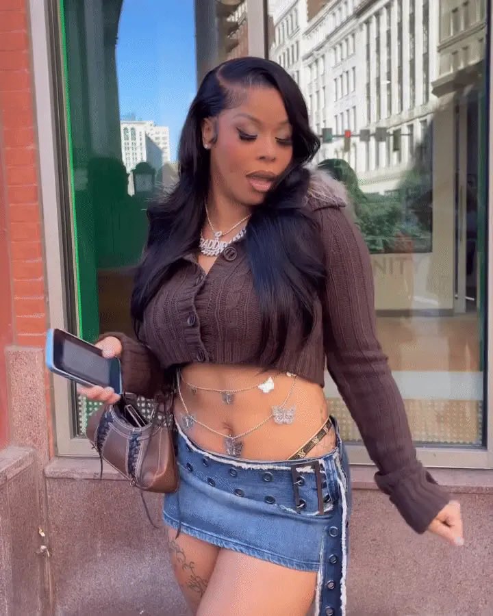 Luvislaced's tweet photo. I love how the queen @Tesehki1 moving in silence ! I just hope she really training with a champ cus Claressa fina fight her through Big Lex !  The real underdog is Tesehki cus everybody want her to lose ! 
I’ll never switch up 🏆🥊🍽️
#BaddiesUsaChapter2 https://t.co/Uskppd6p9u