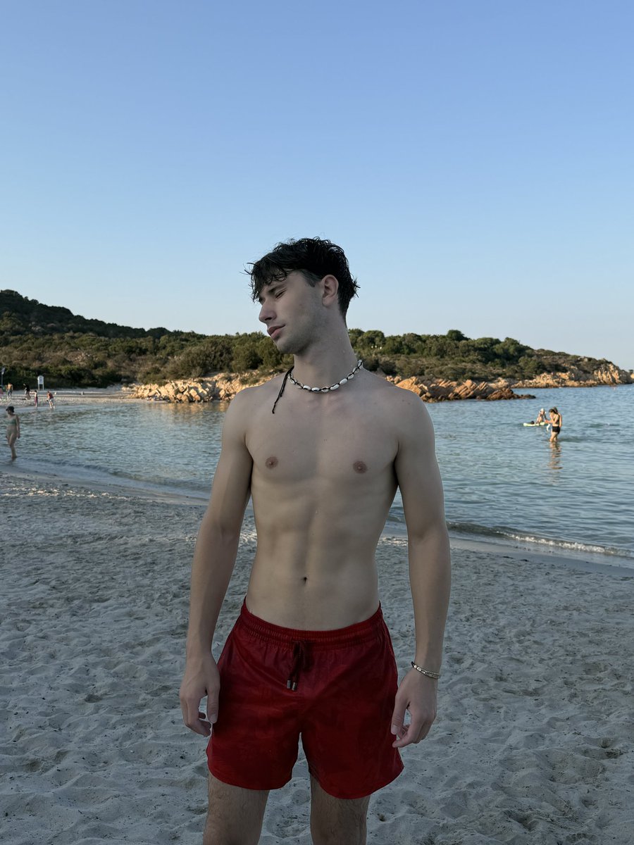 Ikesssss's tweet photo. You+me=🌊? https://t.co/wsKyXDD4eB