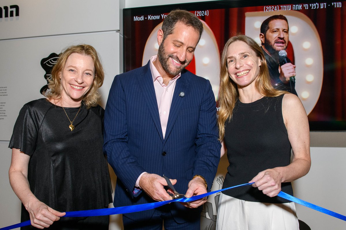 MODI_COMEDIAN's tweet photo. Throwback to Modi cutting the ribbon on the exhibit in Jewish humor (featuring his 'Know Your Audience' special!) at ANU Museum of the Jewish People. https://t.co/8PMxi0LYwh