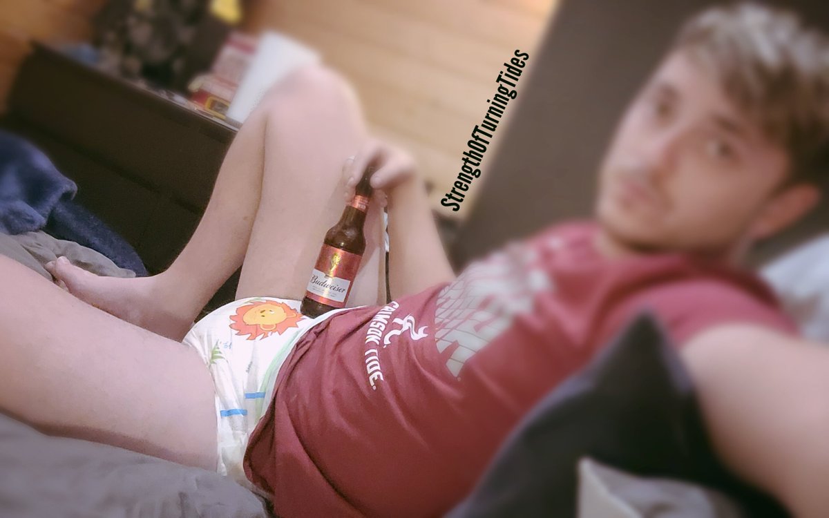 StrengthOTTides's tweet photo. BDF I guess. With a bud of mine

#abdl #diaper #boy #Incontinence https://t.co/QLxpuN631F