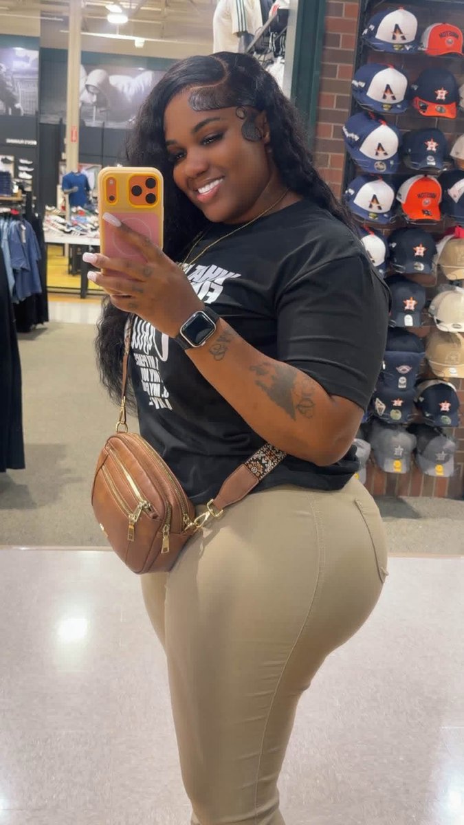 jessicaEarl5a2's tweet photo. I don’t take shiit 😏 https://t.co/2LUOtRVP1H