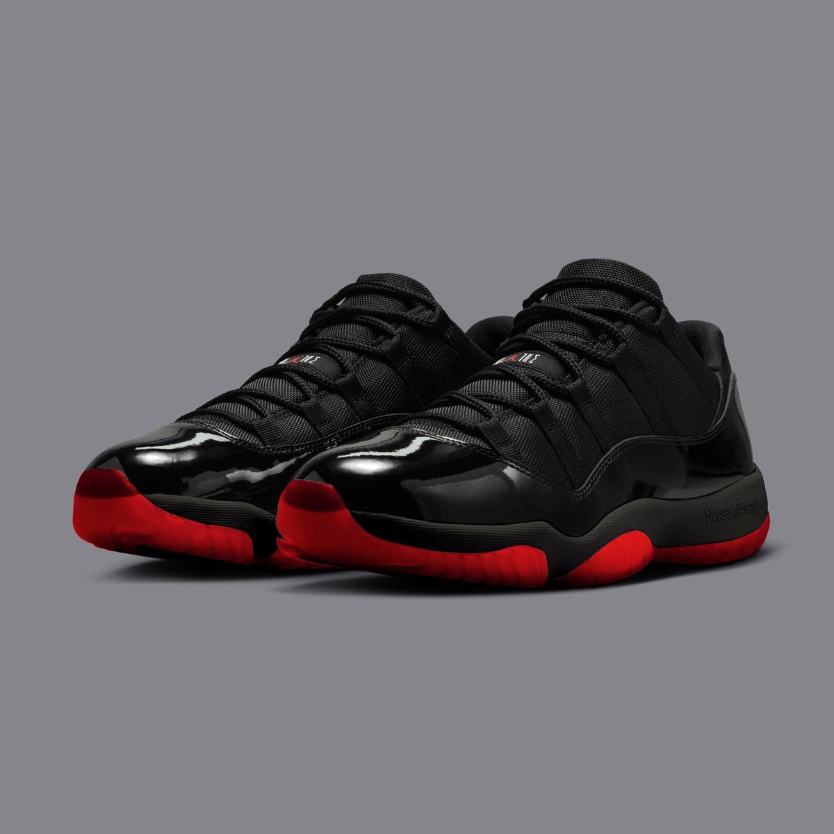 JustFreshKicks's tweet photo. Would you cop a "Dirty Bred" Air Jordan 11 Low⁉️ https://t.co/CrKf6blfIS