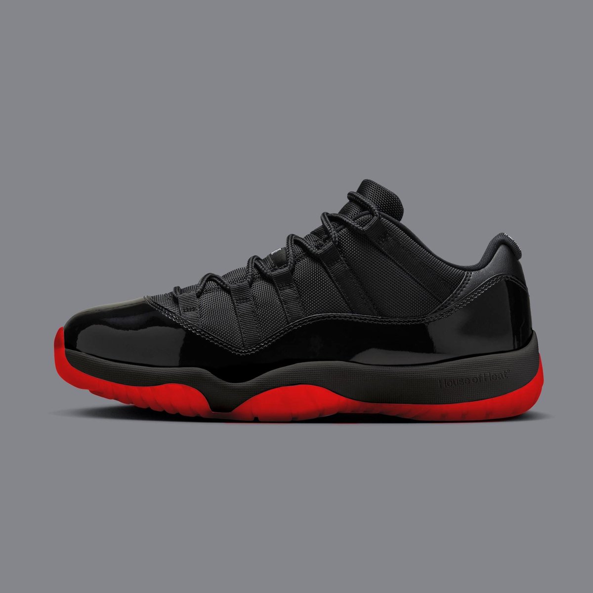 JustFreshKicks's tweet photo. Would you cop a "Dirty Bred" Air Jordan 11 Low⁉️ https://t.co/CrKf6blfIS