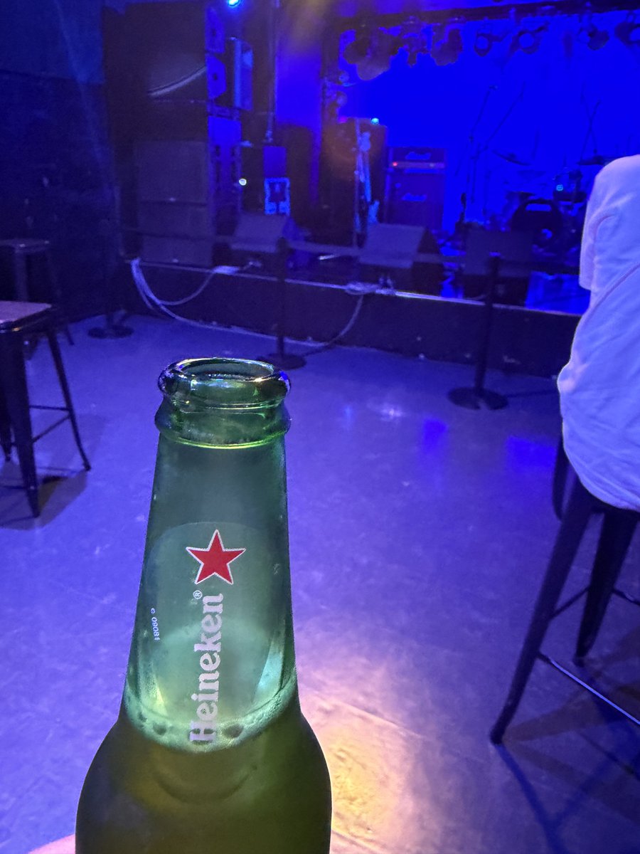 BlueShitam11750's tweet photo. 7月終わったーよー！！
早いよーー！！
駆け抜けたーー🏃‍♂️
もうすぐラブシャだよ🔜

前回23日サイクロンはフジロック前日、そしてフジロック満喫して余韻バリバリからのERA！！

弦が2本切れるハプニング
それがライブです🔥🤣🔥
8月も楽しみ🙌

#すてぃぎもろく https://t.co/nNyzxlvf9i