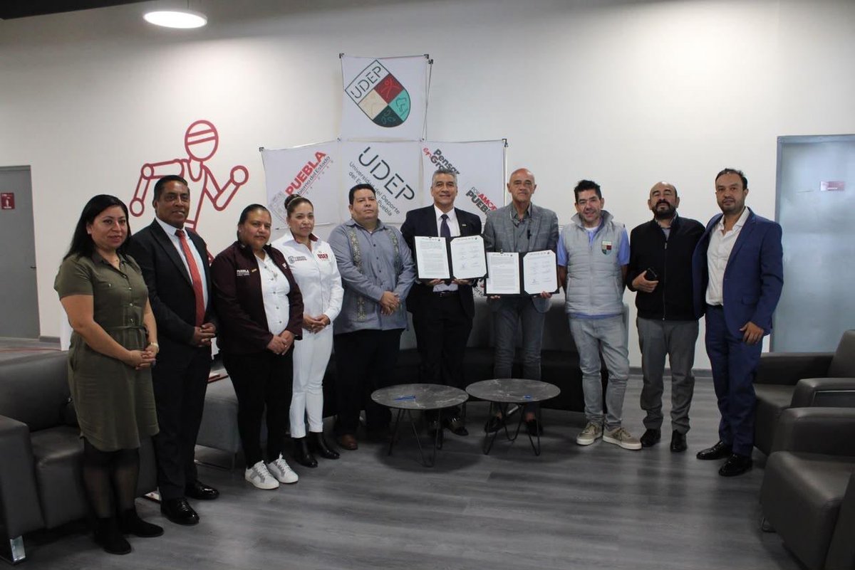 AlcanceDiario's tweet photo. 🤝🏥⚽ La #UDEP y la #USEP firmaron un convenio de colaboración que permitirá a estudiantes de medicina y enfermería realizar prácticas profesionales, además de impulsar actividades deportivas y de desarrollo integral para ambas comunidades universitarias📚💪. https://t.co/yNRUCt1SEY