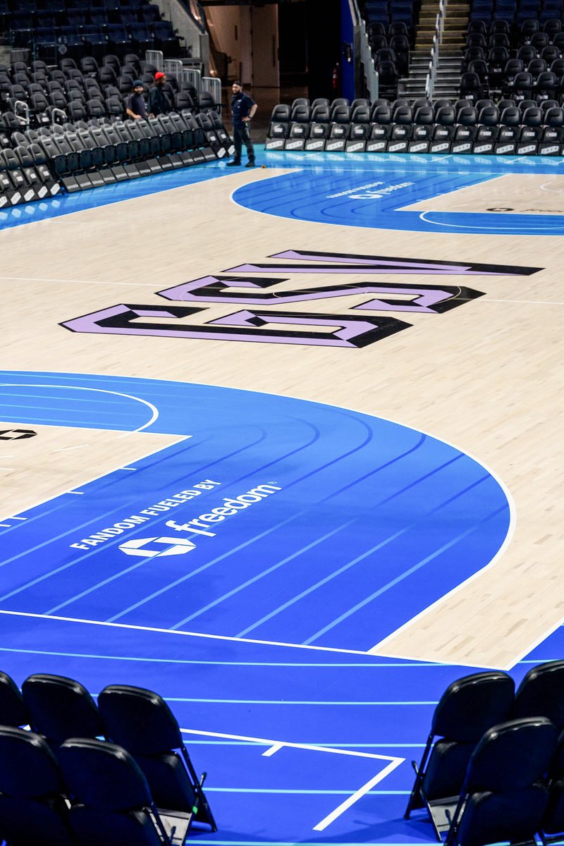 FOS's tweet photo. The Golden State Valkyries have unveiled their first-ever custom court in partnership with Chase Freedom.

It’s the WNBA’s only co-branded partner court this season. https://t.co/mmoDaBEAIb