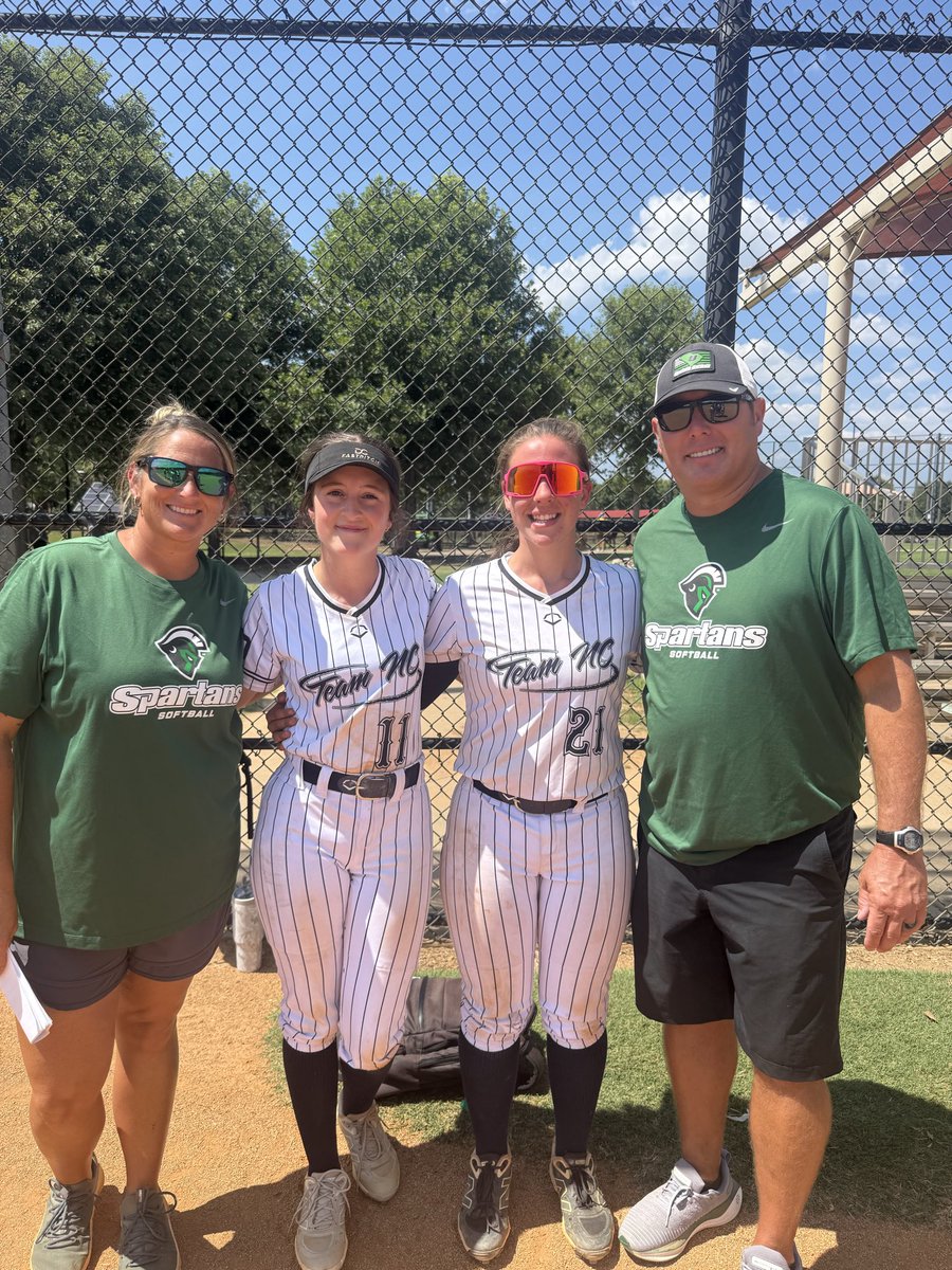 AhnaElliott2030's tweet photo. Had a great time at #Elite80 Camp today! Huge thank you to #USCUpstate for hosting such a great event and for the opportunity to compete and grow. Proud to represent Team NC Kielson 14U. Ready to get back on the field! @PACKUPSTATE @Coach_TMeds @CoachMckenzie2 @CatamountSB https://t.co/peyjy6Wxl5