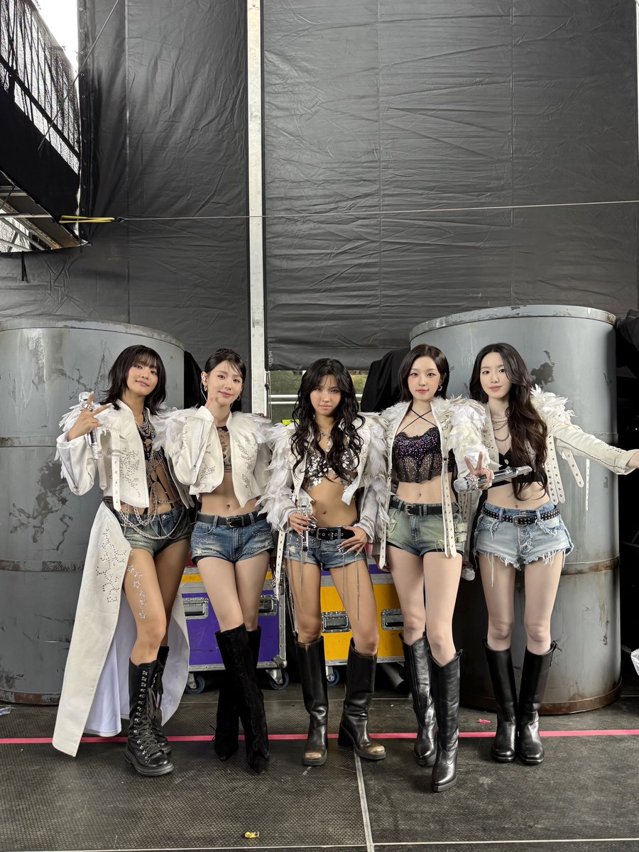 official_i_dle's tweet photo. [📸] 260731 @ #Lollapalooza

That was so much fun! Lollapalooza, thank you for all the love 💜

#아이들 #idle
#Lolla https://t.co/wGhKpWNrBX
