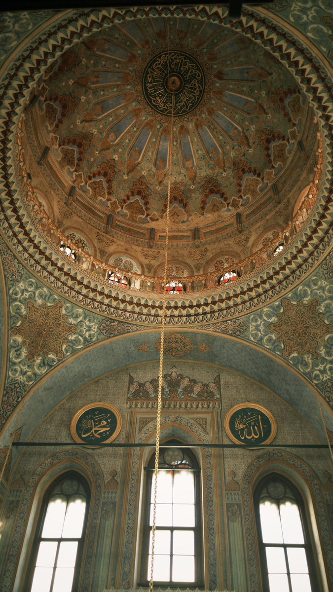__senanur__'s tweet photo. Valide Sultan camii✨ https://t.co/JoYfdppYXp