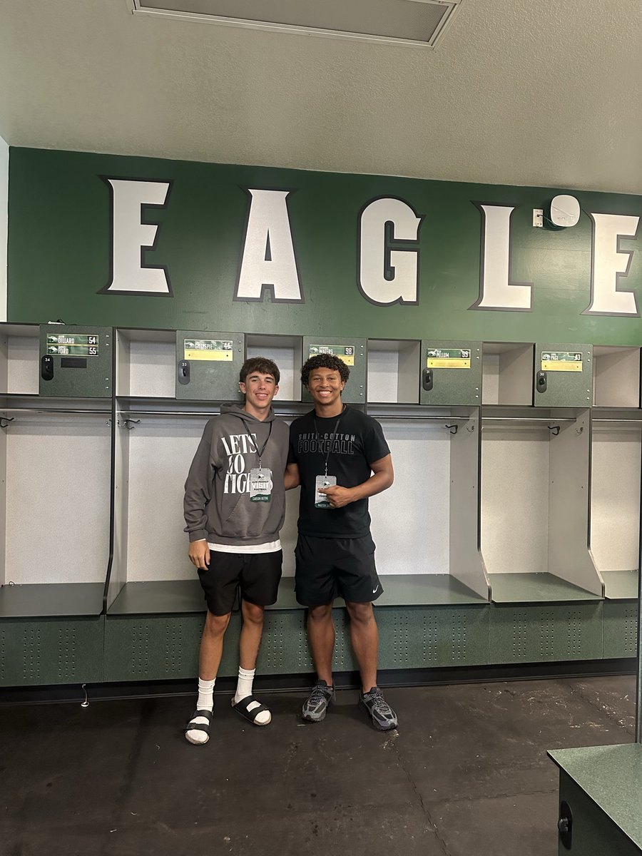 RettkeCarson's tweet photo. After a great visit at Central Methodist University, i’m grateful to say i’ve received my first official offer to play football. #goeagles #classof27 @CoachFranklin86 @CoachDCMiles @AllenDiesalmanj https://t.co/AmPbdStxft