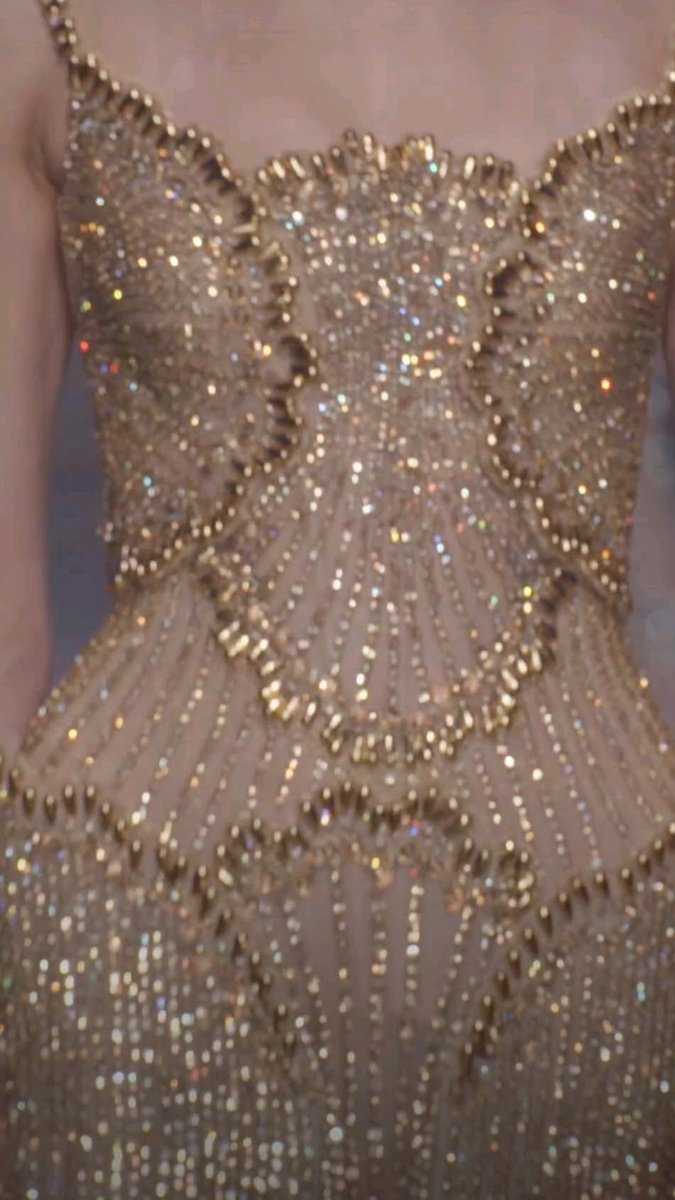 pYSLrada's tweet photo. georges hobeika fw26 https://t.co/AxnPs4Ibqi