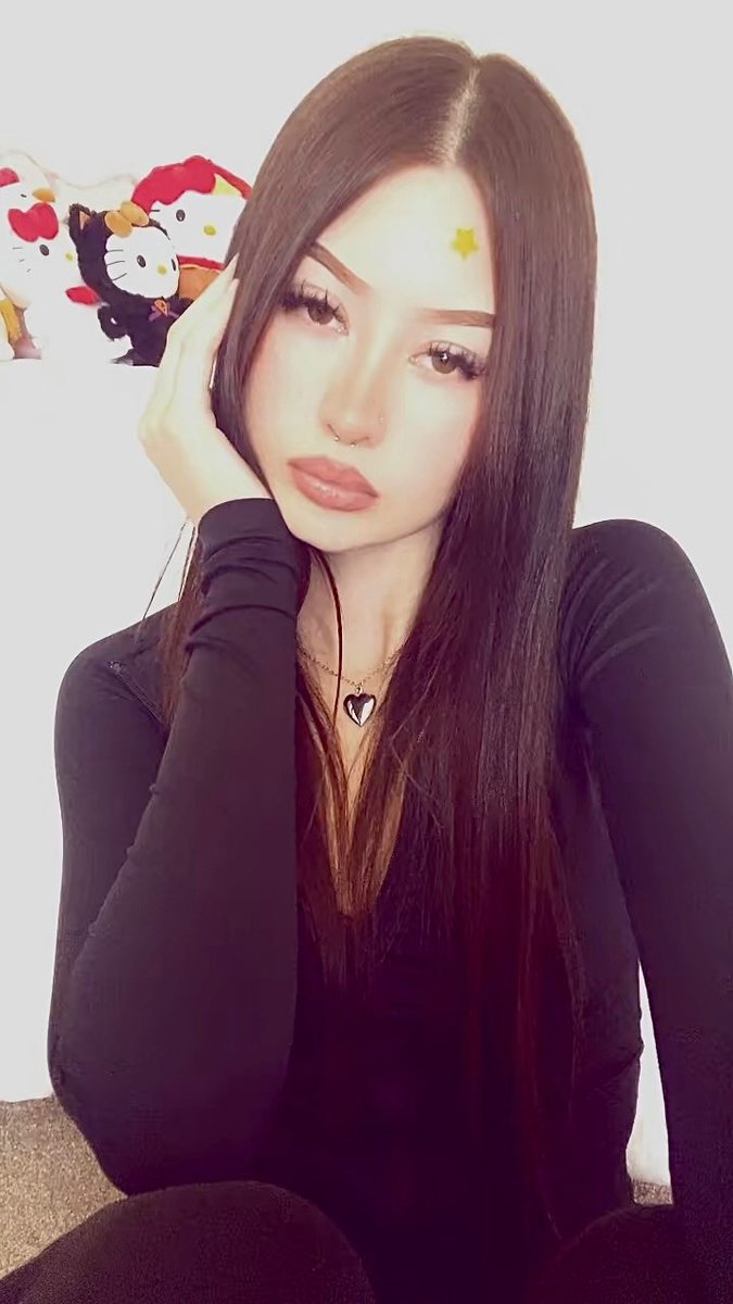 sofianotsofi's tweet photo. talk too me nice 🌸 https://t.co/caYCTyGBBK