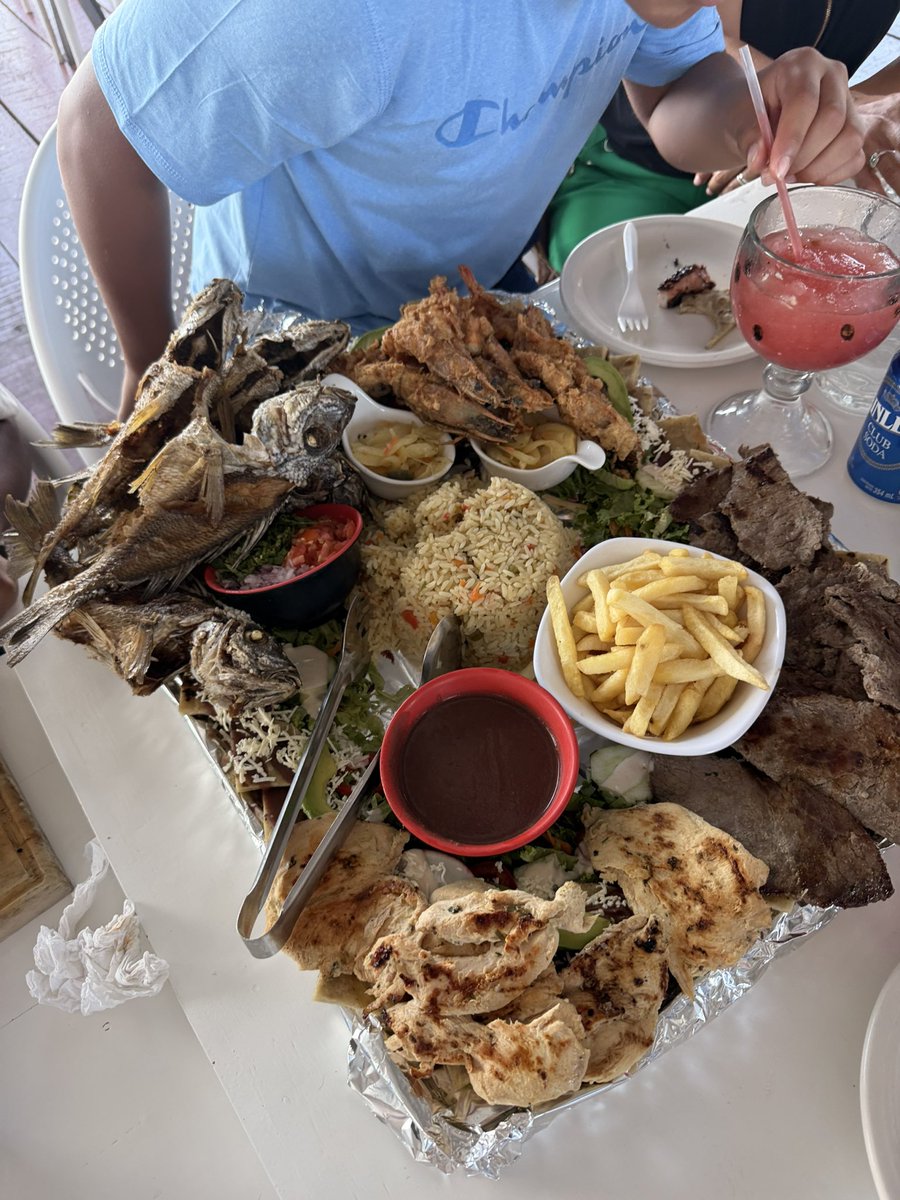 jayceeguwop's tweet photo. Hit big this week. Payed myself out today and took the family out on a lil adventure. #0DTE can for sure buy you happiness. $SPY $IWM $SPX https://t.co/GeO3dBpl48