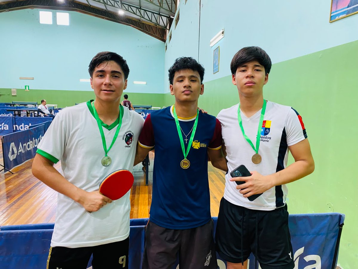 EducacionZ4_Ec's tweet photo. [PORTOVIEJO] Cerca de 100 deportistas formaron parte del Campeonato Provincial de Tenis de Mesa, en el marco de los Juegos Estudiantiles 2026.
El complejo California de @FedeManabi, acogió a estudiantes de Portoviejo, Manta, Rocafuerte, Tosagua y Chone. 🏓 https://t.co/YIyAXtYSZI