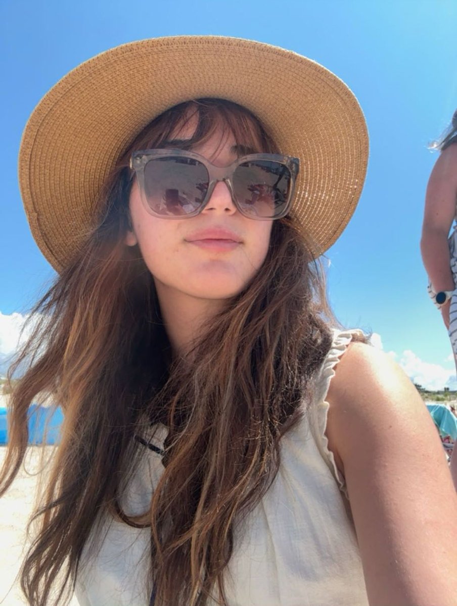 Emmaswardrobe's tweet photo. last day 💔 https://t.co/I2O5uuTWi1