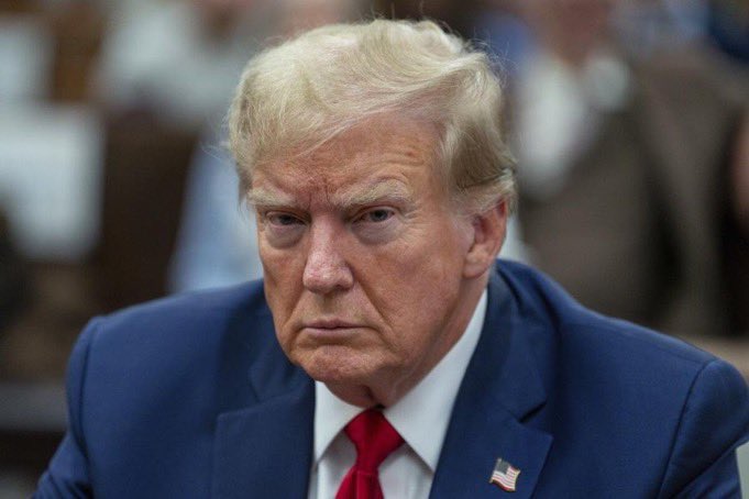 WWG1WGA_QQ's tweet photo. Dear God, protect this man. He's battling an evil we can't even imagine. Keep him safe from those who seek to destroy him. Amen! https://t.co/oq3WbkzZXY