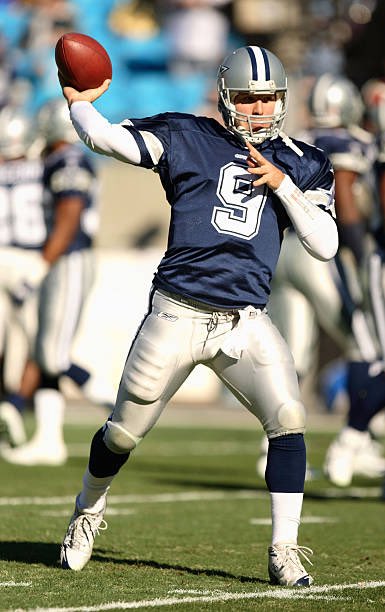 20YearsAgoSport's tweet photo. There’s an interesting battle in Dallas for the backup QB spot between Tony Romo and Drew Henson.

David Halprin of @BloggingTheBoys said “He (Romo) was able to make the throws required of an NFL QB, and is able to mix in bullet passes with touch passes” and “as of right now, Romo is the QB you’d want in the game if Bledsoe went down.”