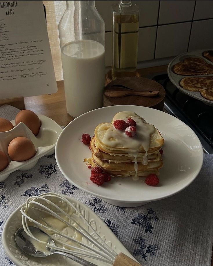 prettiestavenue's tweet photo. heart-shaped pancake https://t.co/E5ZeZACVaW