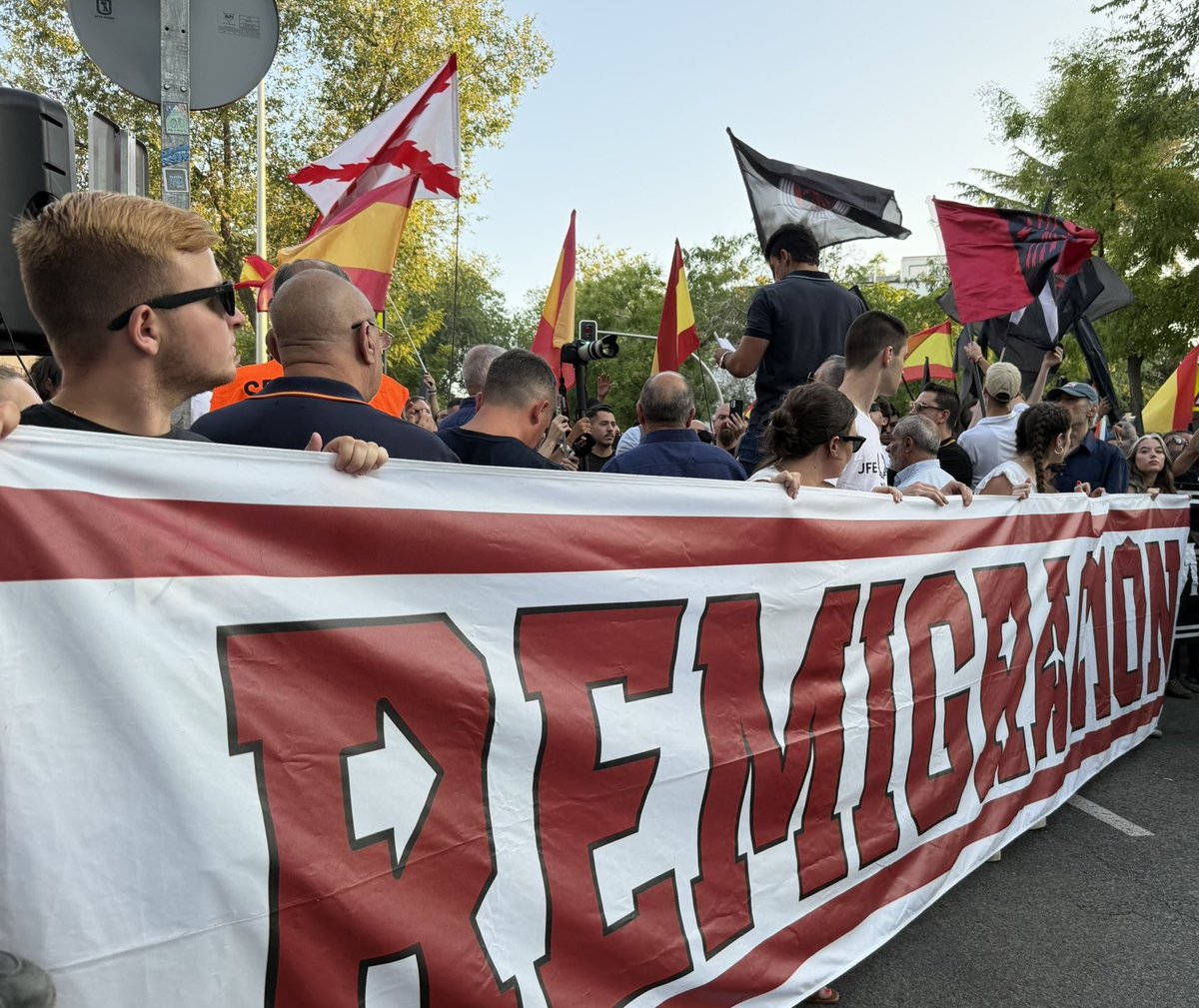 fedelasjons's tweet photo. Ante la invasión de nuestro territorio, la REMIGRACIÓN solo es la solución pacífica… https://t.co/5YOgxAZCAP