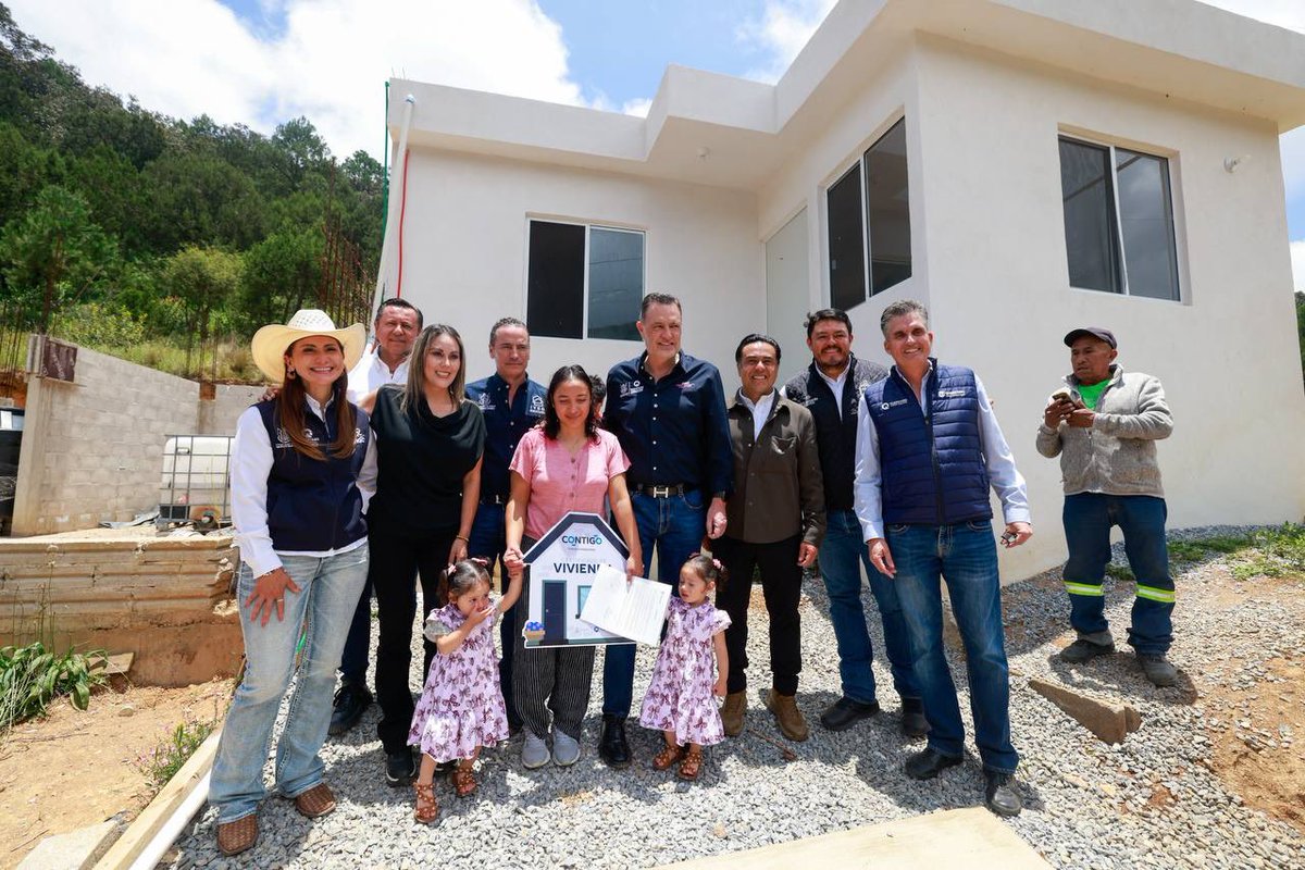 gobqro's tweet photo. El Gobernador @makugo entregó este día el sistema de abastecimiento de agua potable Taxhidó–Deconí, que beneficia a más de siete mil 650 habitantes de los municipios de #SanJoaquín y #Cadereyta, con el objetivo de contribuir a la igualdad de oportunidades, cumpliendo con el compromiso de llevar agua al mayor número de comunidades de #Querétaro.

Así trabajamos #contigo para mejorar la calidad de vida de las y los queretanos.