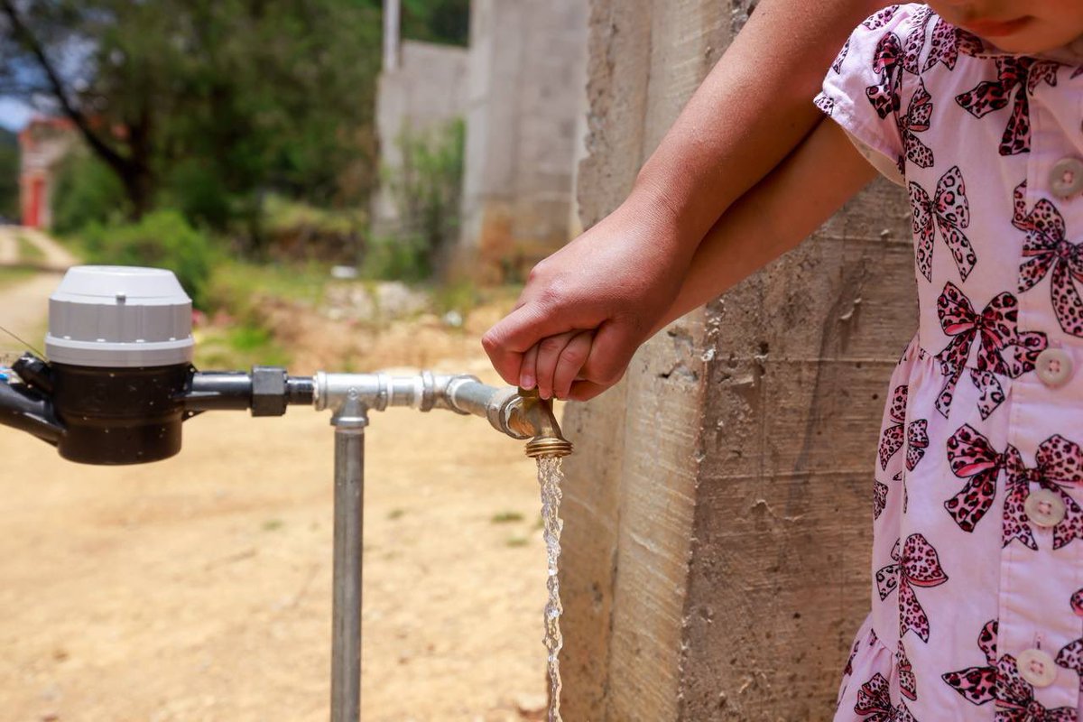 gobqro's tweet photo. El Gobernador @makugo entregó este día el sistema de abastecimiento de agua potable Taxhidó–Deconí, que beneficia a más de siete mil 650 habitantes de los municipios de #SanJoaquín y #Cadereyta, con el objetivo de contribuir a la igualdad de oportunidades, cumpliendo con el compromiso de llevar agua al mayor número de comunidades de #Querétaro.

Así trabajamos #contigo para mejorar la calidad de vida de las y los queretanos.