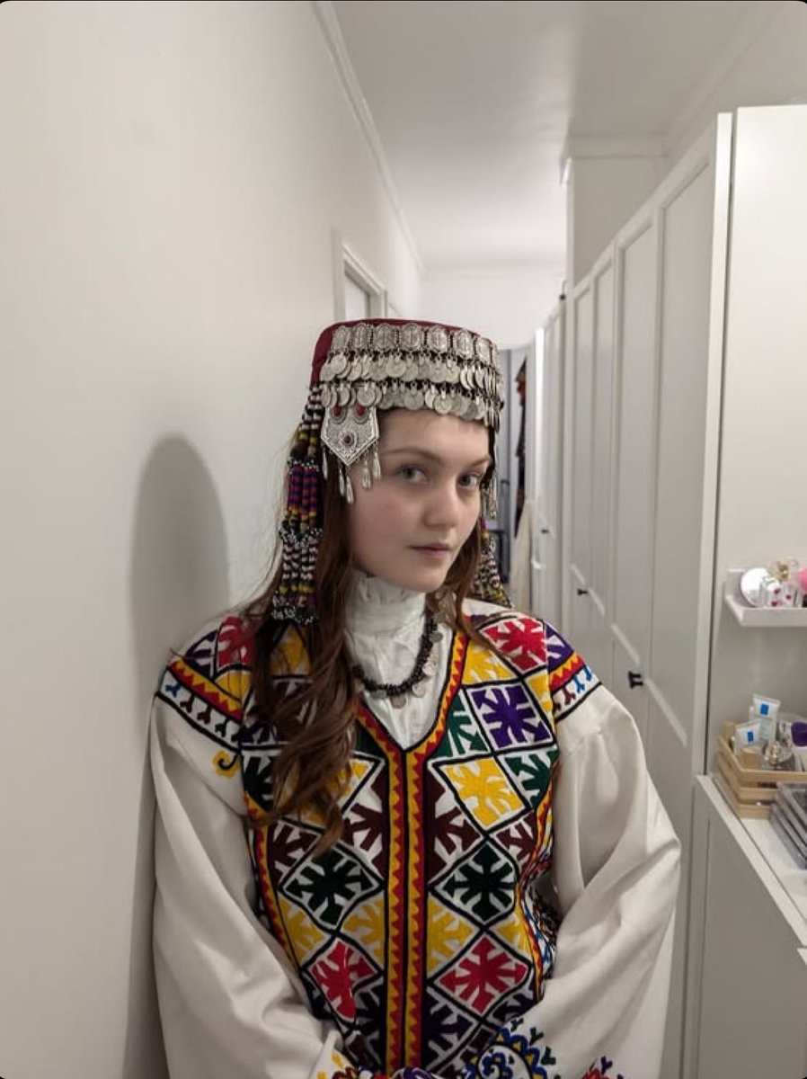 ArchVisionW's tweet photo. Tajik girl 🇹🇯 https://t.co/XTF9QhzqQb