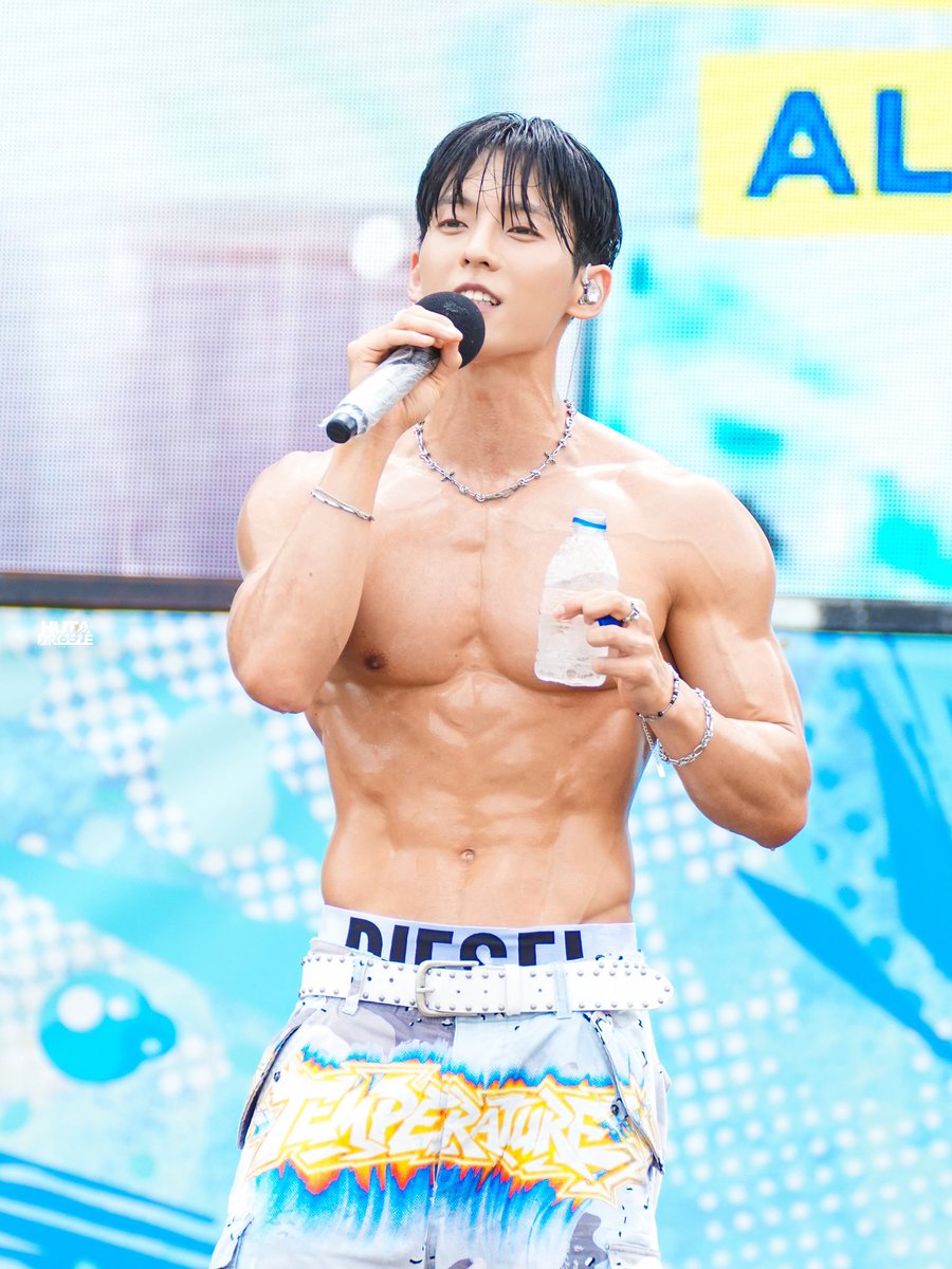 gureeeeeeeeen's tweet photo. #BTOB #LEEMINHYUK #HUTA https://t.co/sOcJFS7K86