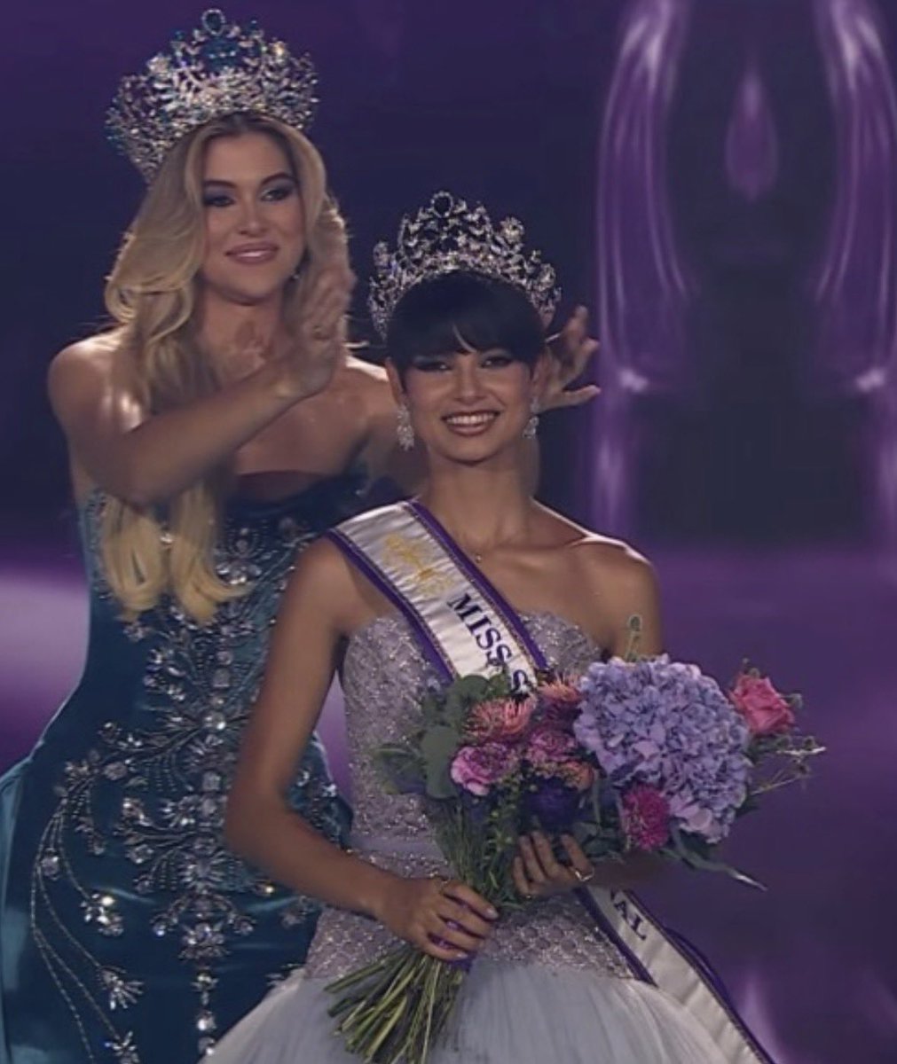 NewsReactLive's tweet photo. Ève Gilles termine première dauphine,  au concours de #MissSupranational derrière Miss Philippines. Félicitations pour ce très beau classement et d’avoir fait rayonner la France. https://t.co/gvUsx5Ewbm