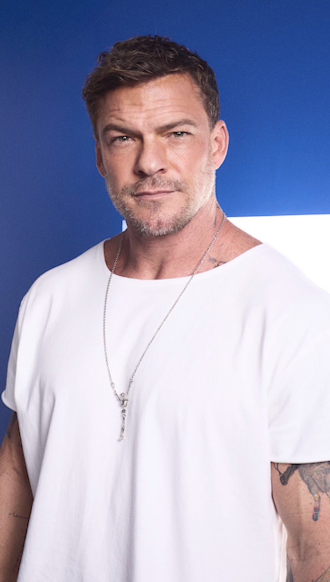 alanritchsonhq's tweet photo. Alan Ritchson photographed at the Prime Video Booth at SDCC https://t.co/YQMVkuiS8t