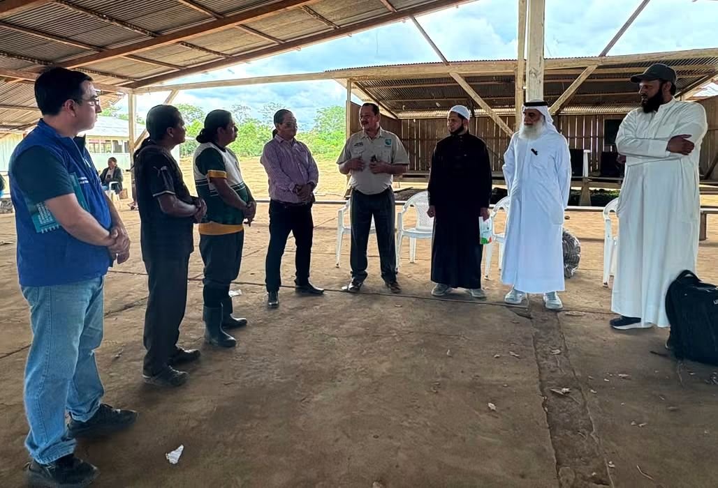 dpsmorona's tweet photo. #BuenasNoticias | La @dpsmorona, junto a autoridades de #Taisha y representantes de la Agencia de Cooperación Árabe, recorrió los Puestos de Salud de Wampuik y Pumpuentsa para identificar oportunidades de cooperación que fortalezcan la atención en las comunidades amazónicas. 🤝🌿 https://t.co/Tr1c22VZ4U