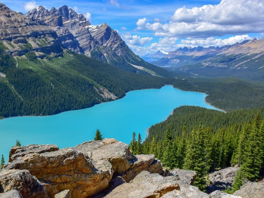 statsglobe's tweet photo. Top 10 Countries with the most Lakes:

1. 🇨🇦 Canada - 879,800
2. 🇷🇺 Russia - 201,200
3. 🇺🇲 USA - 102,500
4. 🇨🇳 China - 23,800
5. 🇸🇪 Sweden - 22,600
6. 🇧🇷 Brazil - 20,900
7. 🇳🇴 Norway - 20,000
8. 🇦🇷 Argentina - 13,600
9. 🇰🇿 Kazakhstan - 12,400
10. 🇵🇪 Peru - 12,200 https://t.co/5O1fHUOrsb