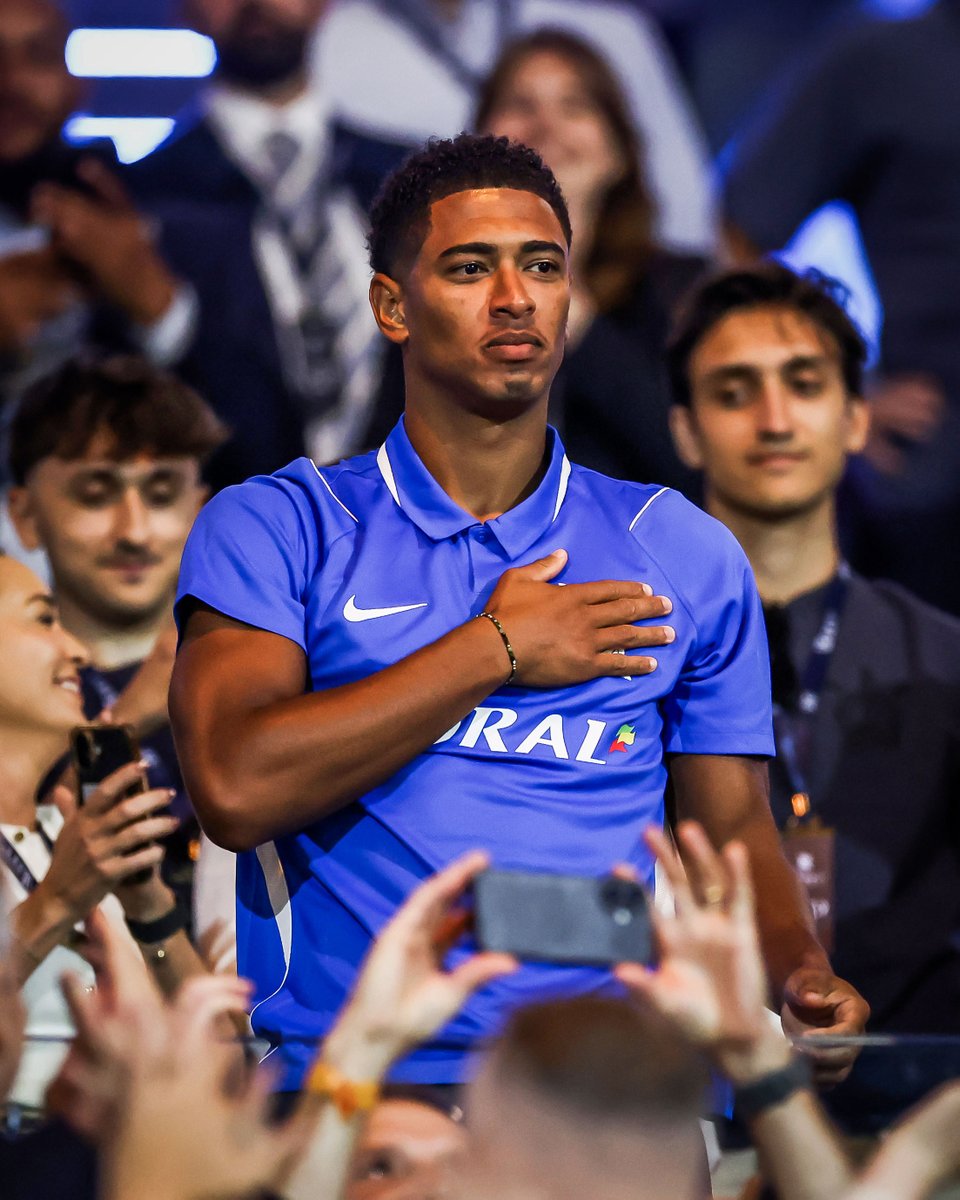 brfootball's tweet photo. 2019 ➡️ 2026

Jude remembering his roots 💙 https://t.co/Mf0hMLmMQS