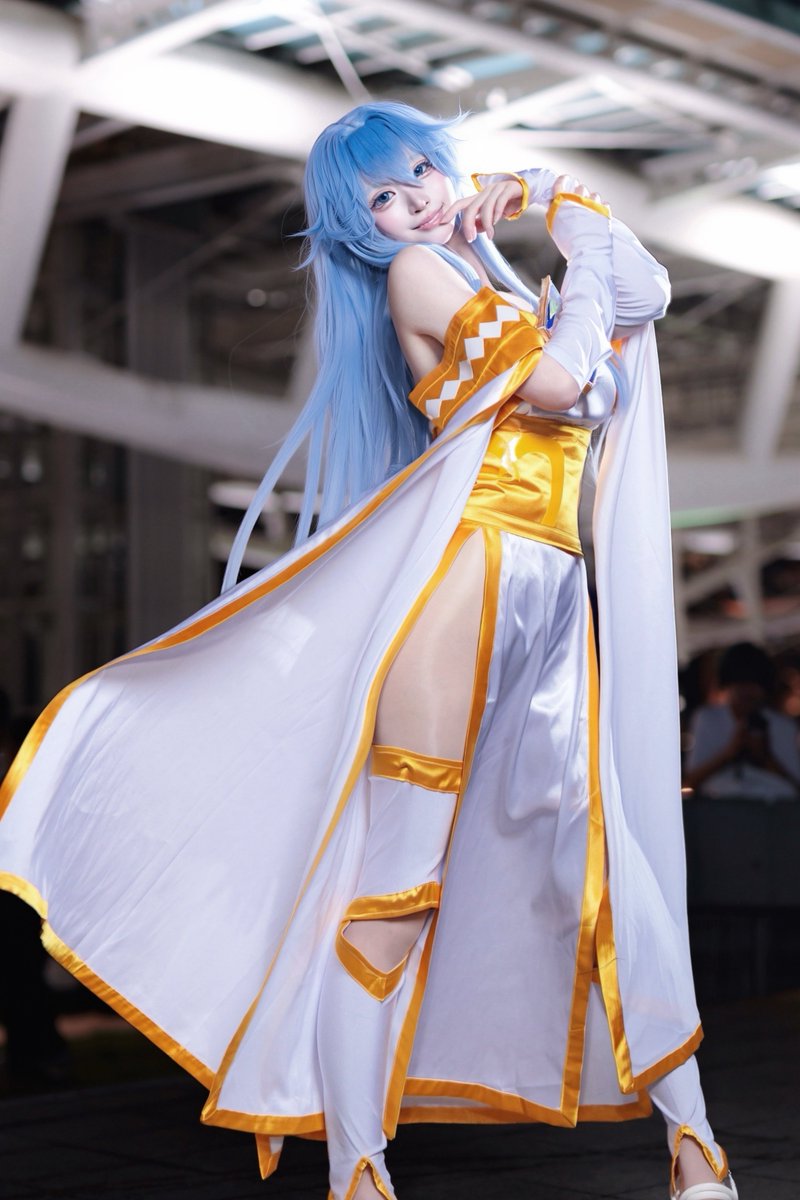 como_cos's tweet photo. cos 杖と剣のウィストリア / エルファリア 🧊

〜Wistoria: Wand and Sword/Elfaria〜

#コスサミ2026 #cosplay https://t.co/hPH7mwAezM