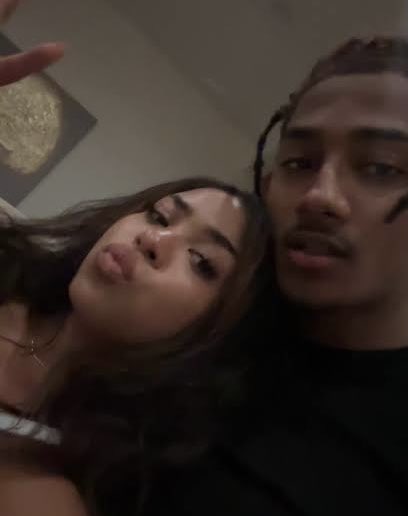 veizau's tweet photo. Haskell’s girlfriend of one year, Burpgod, was seen sitting on the floor and posing for a photo with Nettspend. https://t.co/rFbaTiokyT