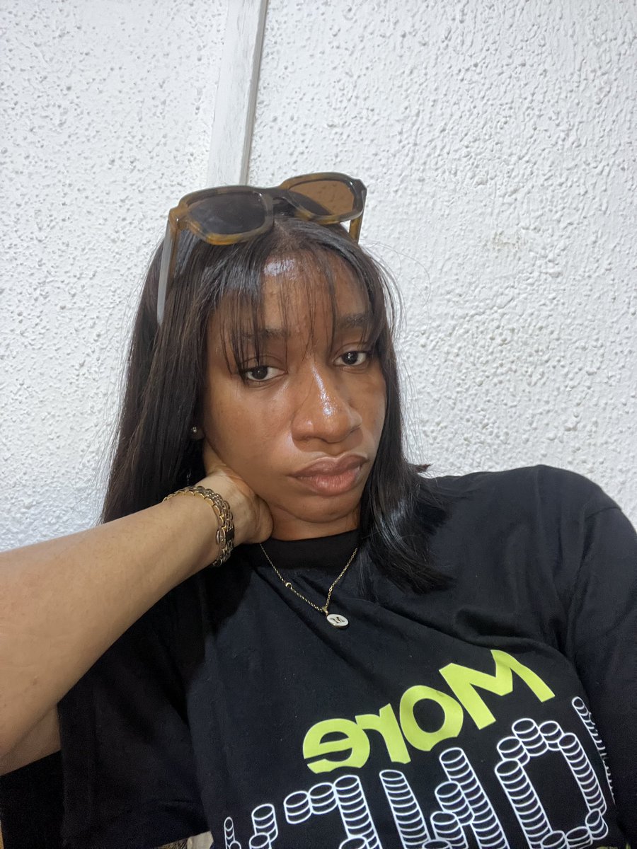 mipoola_'s tweet photo. #moremoney https://t.co/UdeS6qv2wy