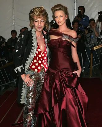 Lesflappers's tweet photo. John Galliano has consistently delivered some of the most iconic Met looks of all time. If the dress code draws from his work, we’re in for a visual orgasm. With a body of work as rich as his, it’s hard to imagine this red carpet missing https://t.co/6qF1z5yZGb