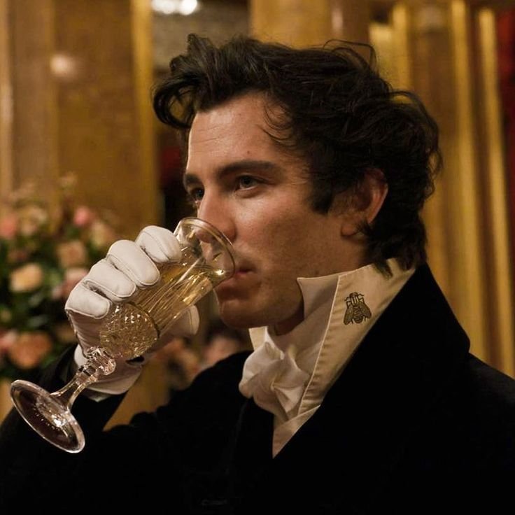 orbesgrises's tweet photo. @itsAxolote Benedict Bridgerton. https://t.co/r3n8DRDdHE
