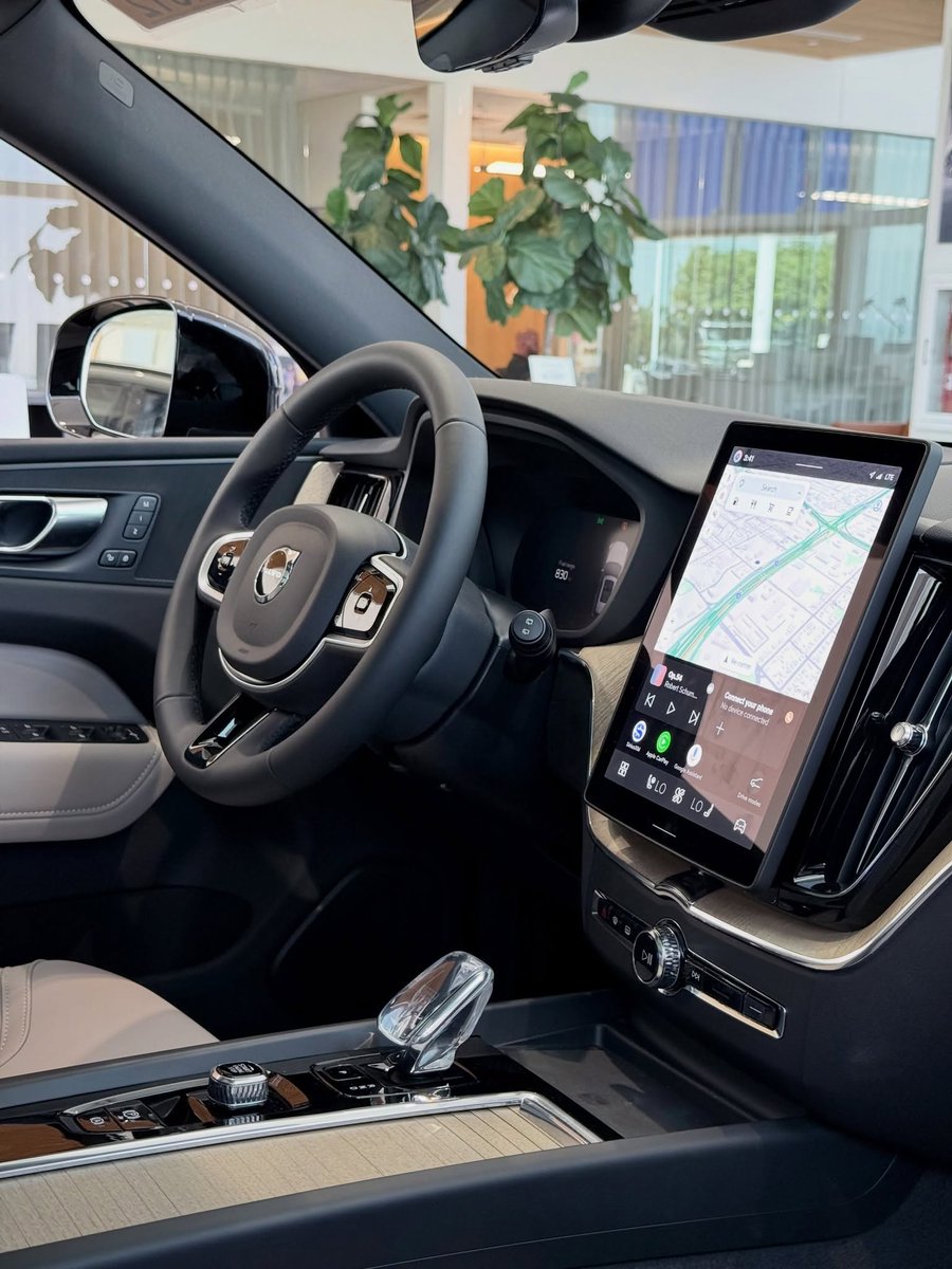 VolvoAustin's tweet photo. Your next favorite drive is waiting inside the Volvo Austin showroom. Visit us for great offers on the Volvo of your dreams. ✨ https://t.co/Gwc1mhblST