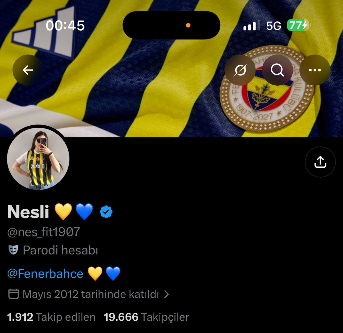 OkechukwuuUche's tweet photo. Kendi çıkarlarını Fenerbahçe’nin önüne koyan, camianın içinde algı ve hesap peşinde koşan bazı hesapları yine biz büyüttük.

Şimdi gerçek Fenerbahçe sevdasını gösterme zamanı. Önceliği Fenerbahçe olmadığı defalarca görülen, kendilerine gereğinden fazla değer biçip bu camiada söz sahibi gibi davrananlara artık prim vermeyelim.

Samimiyetimizi sözle değil, duruşumuzla gösterelim. Takipten çıkaralım, destek vermeyelim, engelleyelim.

Fenerbahçe hiçbir kişinin, grubun veya hesabın çıkarından büyük değildir. Hep birlikte hareket edersek bu camianın gücünü bu şahıslara gösteririz.

Haydi Fenerbahçeli kardeşlerim önce bu 3 hesaptan başlayalım !!!