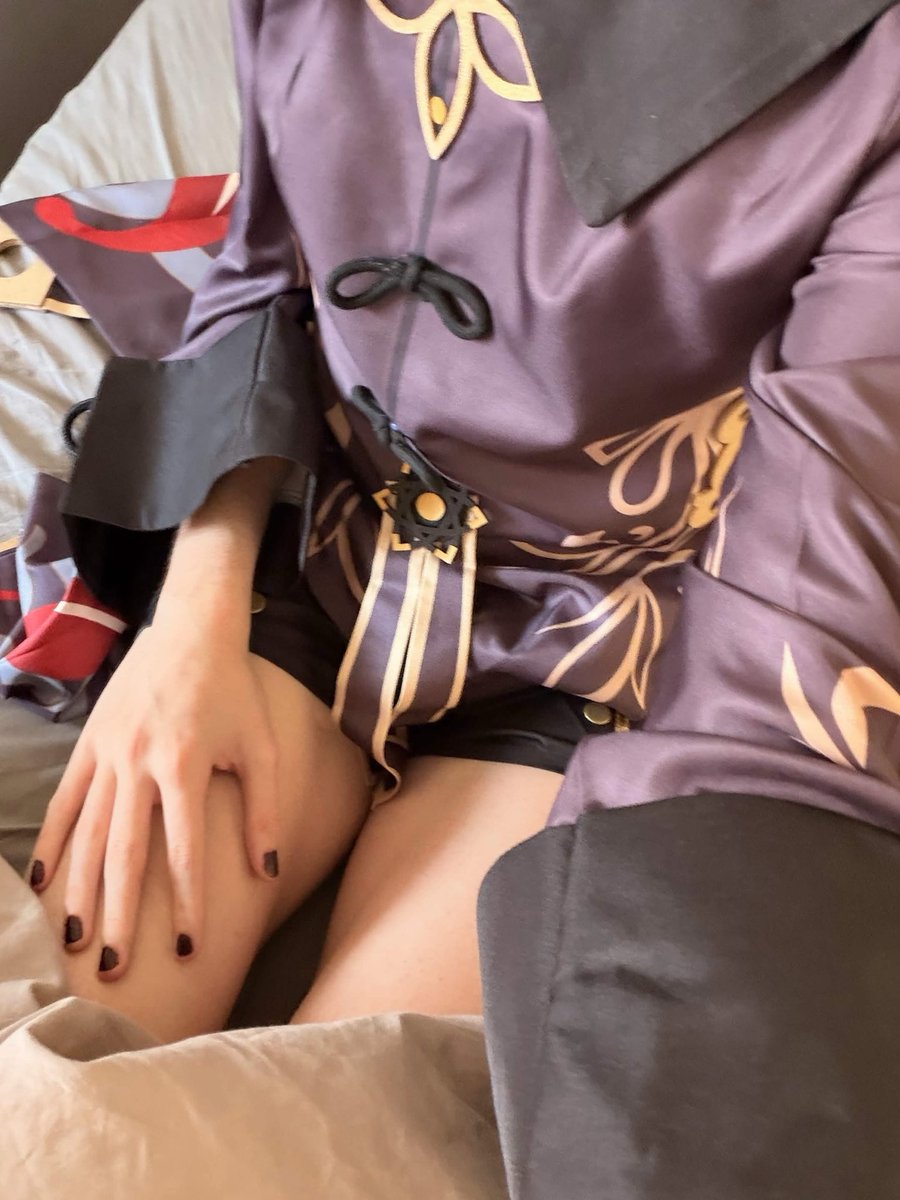 DrowzyMaddie's tweet photo. Hu Tao cosplay ❤️ https://t.co/uRPSs2MB6H