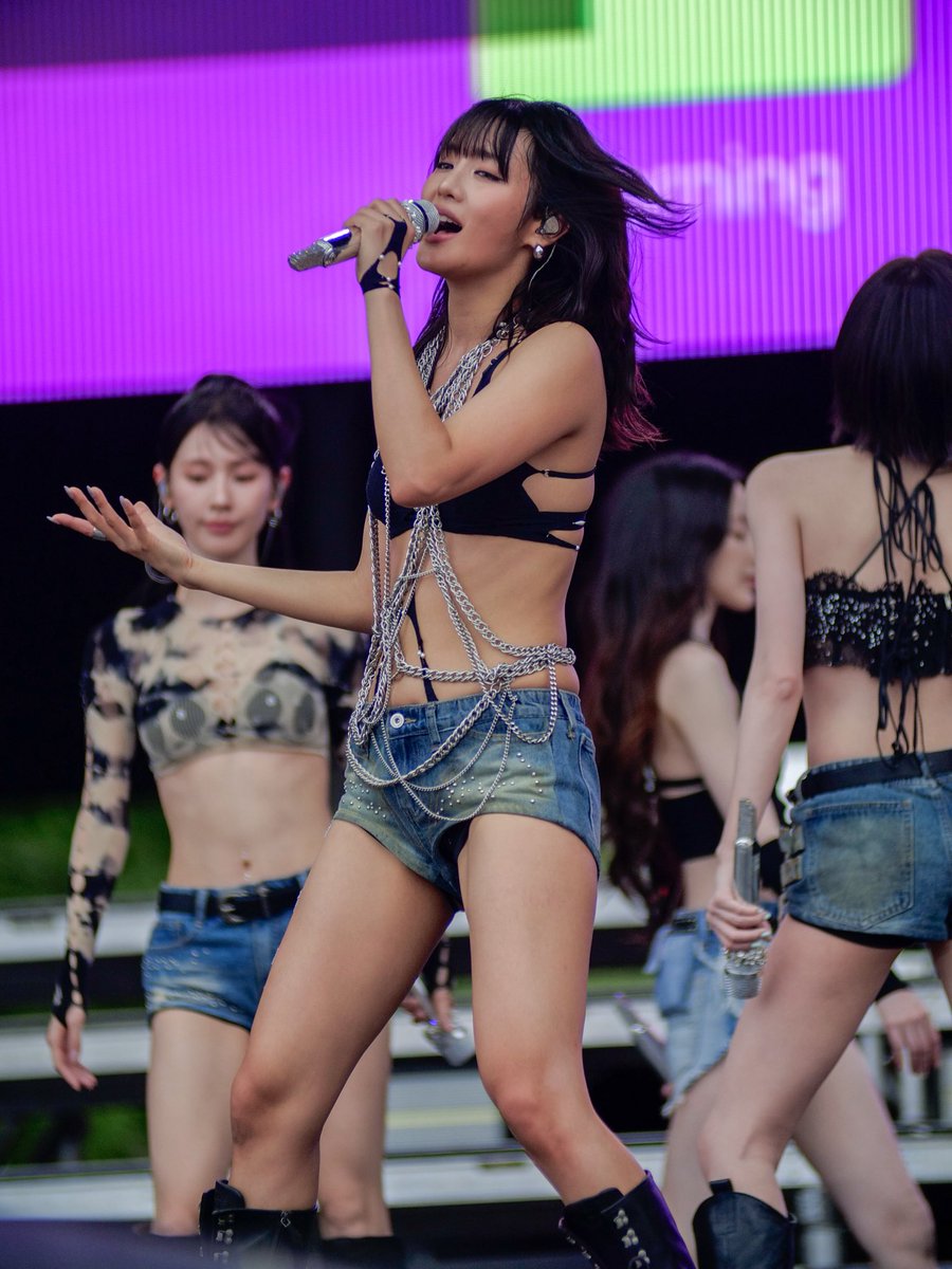 1035KISSFM's tweet photo. #NEVERLAND did you see @official_i_dle at Lollapalooza today? 

#iheartlolla26 https://t.co/G4Y5Pk27Yy