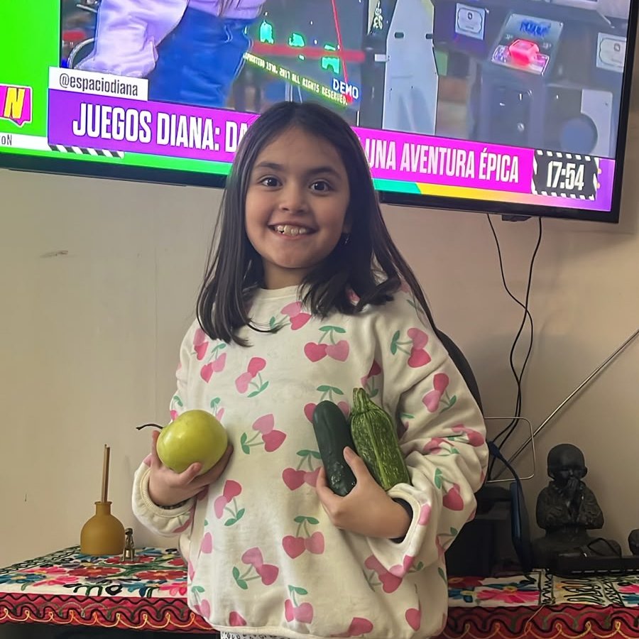 n_efecto's tweet photo. Holi holi #EfectoN!! me llamo Antonia, vamos arriba equipo verde. Un saludo a toda la patrulla 💚💚 https://t.co/EGR2DPSIvy
