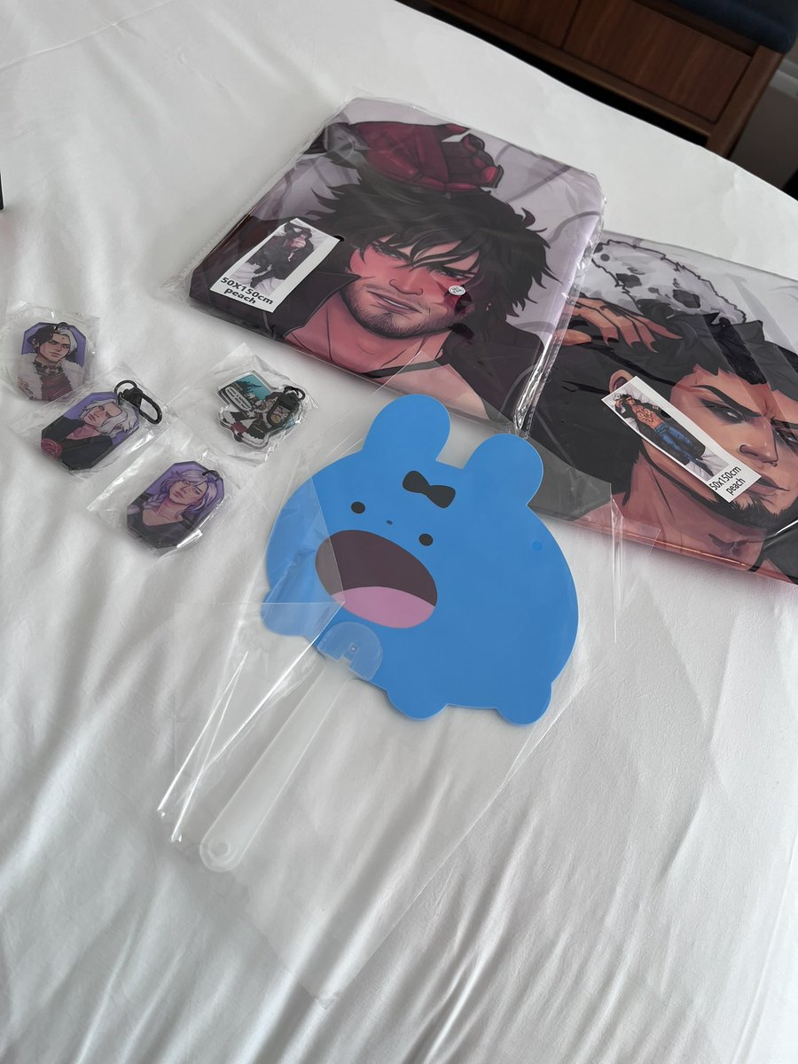 anamelessghuleh's tweet photo. Can you tell I really love @deckthisout’s art? 

Now I just need two more body pillows for the cases https://t.co/smOlwPnxub