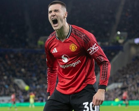 FenerFanMH's tweet photo. 🚨 SONDAKİKA

🚨ÖZEL

🚨Fenerbahçe transfer yetkilisi Cihan Kamer önümüzdeki hafta Manchester United'ın santraforu ;

🚨 U23 kuralına uygun, Benjamin Sesko'yu transfer etmek için kulübüne resmi teklifte bulunacak.

🚨 Man. U. oyuncu için 70 M€ civarı bonservis beklentisi içersinde!

🚨 Hal böyleyken zorunlu satın alma opsiyonlu kiralık teklif masaya yatırılacak!

🚨 Oyuncu ile ilk görüşmelerde şartlar uygun olursa gelebileceğini iletti.

🚨 Görüşmeler devam ediyor süreci takipteyim.

@selimkocnews