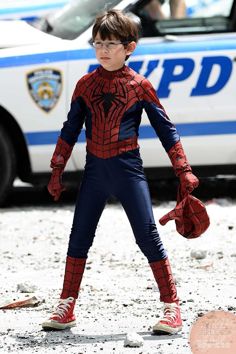 oppptou's tweet photo. "peter parker is here" https://t.co/m0wlpO7K8u