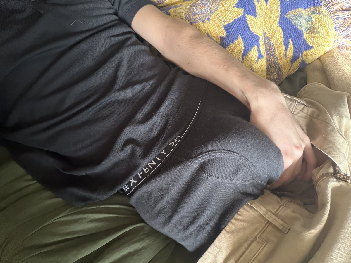 BateTheBoy's tweet photo. Bulge pics in my dms pleaseeeee https://t.co/6JVHRZithO