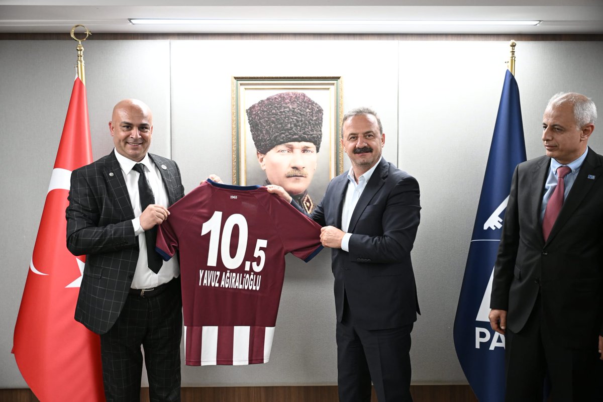 Apartibandirma's tweet photo. Anahtar Parti Bandırma İlçe Başkanlığı olarak Genel Başkanımız Sayın Yavuz Ağıralioğlu'nu Genel Merkezimizde ziyaret ettik.

Milletimize daha güçlü hizmet edebilmek adına önümüzdeki dönemde hayata geçirilecek çalışmalar üzerine verimli bir istişare gerçekleştirdik. https://t.co/RJOMhQXJ7R