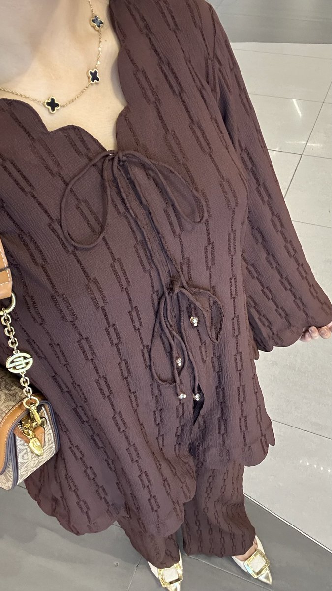 ByMerry20752's tweet photo. You know what is satisfying, When someone asked you from where you bought your dress, and you said I Design it , Its from my Own brand🍂🥥 https://t.co/0mG91xypnF
