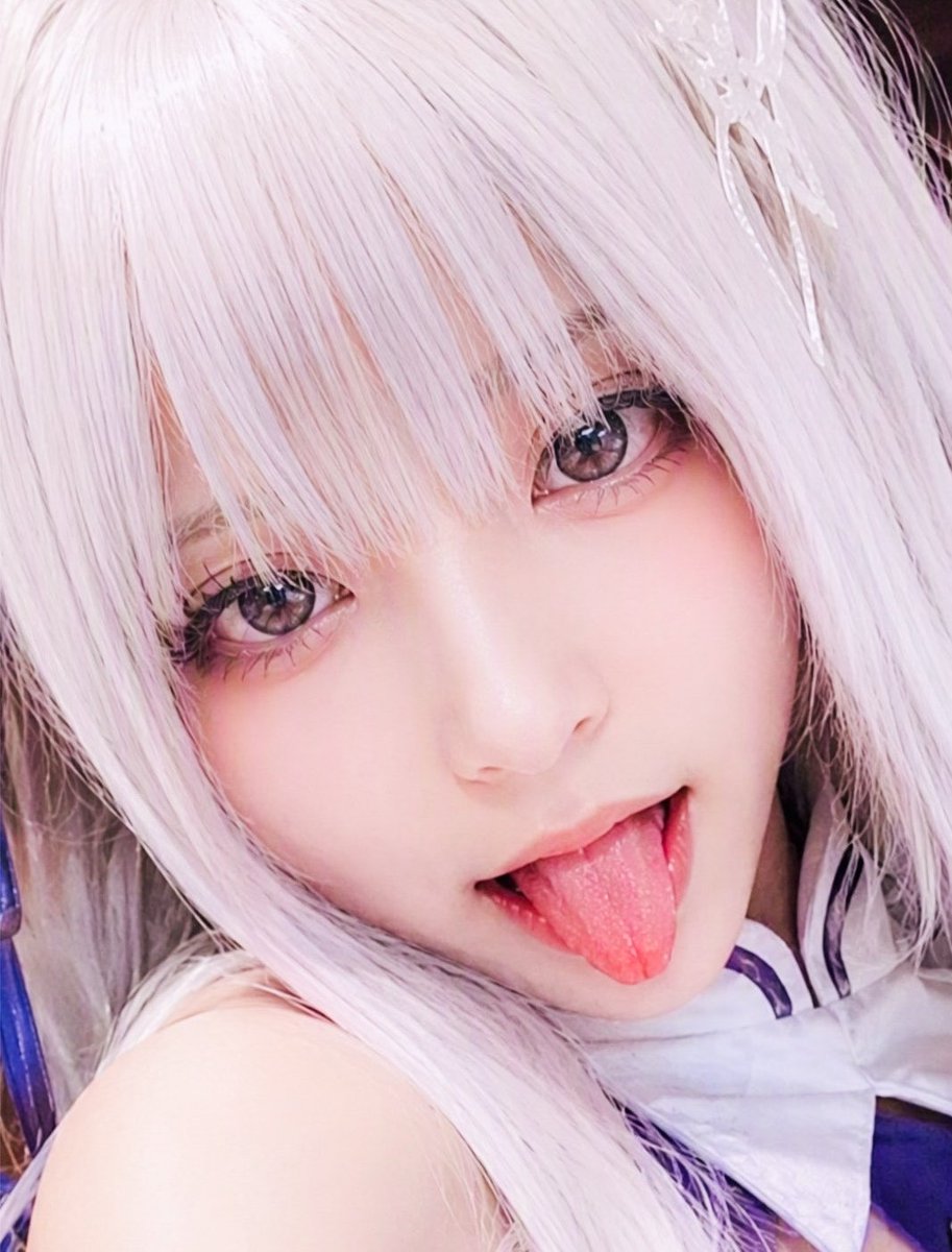 ema20cosplay's tweet photo. おはようございにゃす━━\( •̀ω•́ )/━━!!
今日はね
ななななななんと
かつどんを食べに行くのだ!!!!

ぐはははは
と、言うことは飯テロも。。。

最近悩んでることがございまして。
フォロワー様のお言葉で
リプ帰ってこなかったらミュートしてるとかね、そういう恐ろしい:(ˊ◦ω◦ˋ):お言葉を拝見しまして💦こわって思って。

本当はもっとポストしたいんですよ。
でもお返事出来てないやって思ってポストできないんですよ。

難しいです。Xは。
私の場合お返事はね、全部返せないです。
現実の時間までね、削ってがんばって活動しちゃってるときとかあって
何やってんだろ私。。って思うときもあるんです。でもね8888人フォロワー様まであと30人くらいだからそれを楽しみに生きてるとこもあってもうわけが分からないよほむらちゃん。

青いバッジの方は相手のポストにお返しした方のが喜ぶのかな。Xの本音が全然分からないよほむらちゃん。

画像はAI加工してます、お返事は1日かけてゆっくりです
よろしくお願いいたします